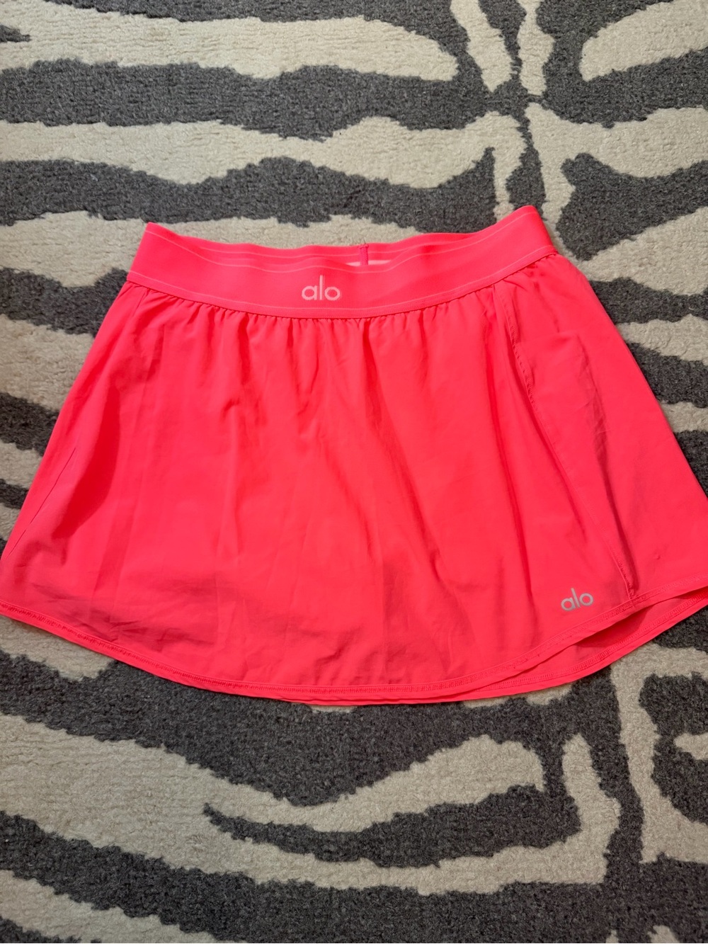 Alo skirt